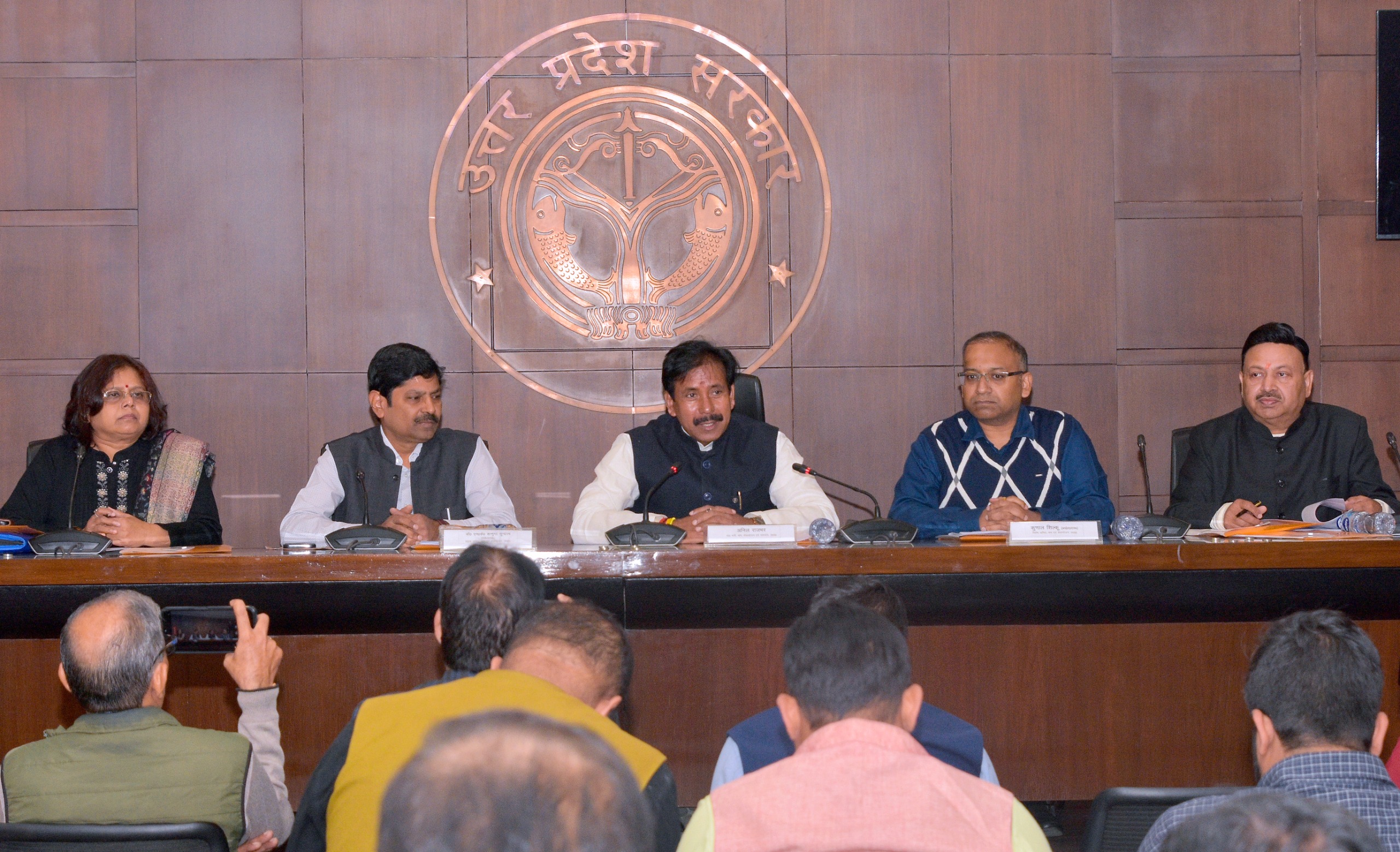 न्यूनतम वेतन सभी क्षेत्रों पर लागू, वेतन भुगतान दो दिन में अनिवार्य