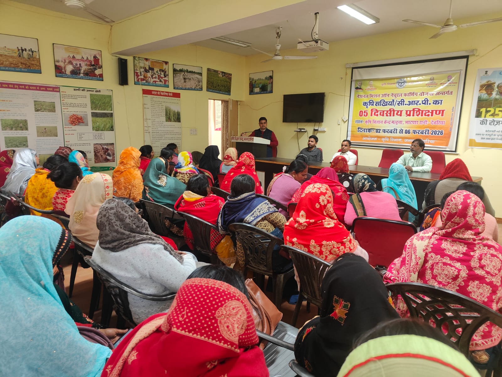 प्राकृतिक खेती अपनाकर किसान आत्मनिर्भर बनें : डॉ. मांधाता सिंह