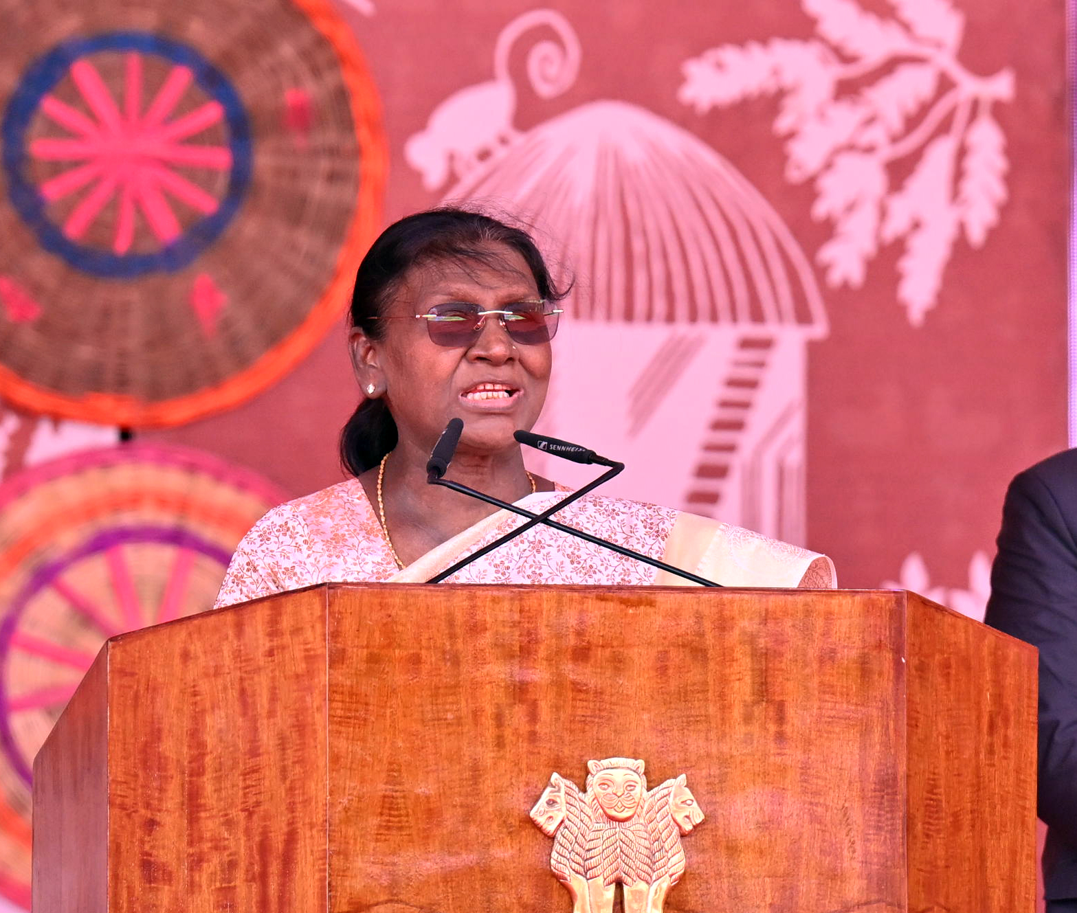 राष्ट्रपति ने जगदलपुर में बस्तर पैंडम 2026 का उद्घाटन किया