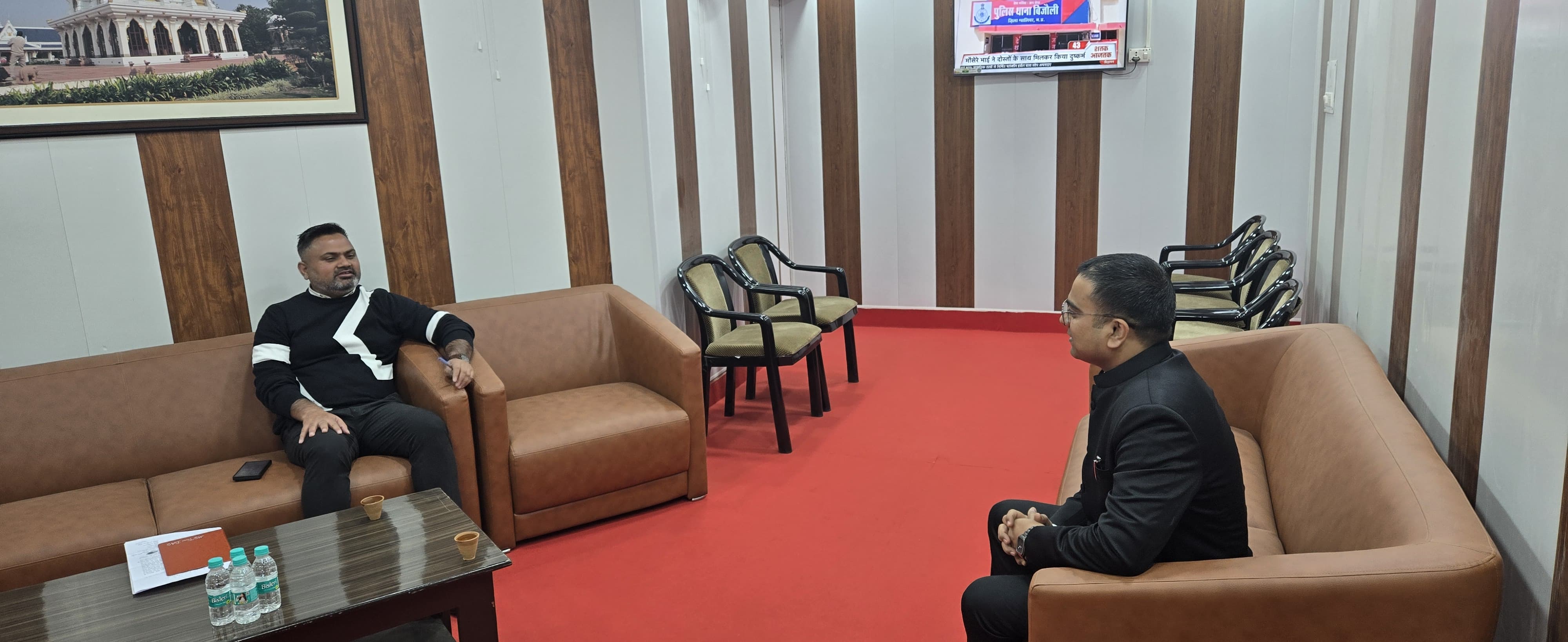 मेगा/वृहद विधिक सहायता एवं सेवा शिविर की तैयारियों को लेकर जिलाधिकारी एवं सचिव, जिला विधिक सेवा प्राधिकरण के मध्य हुआ मंथन