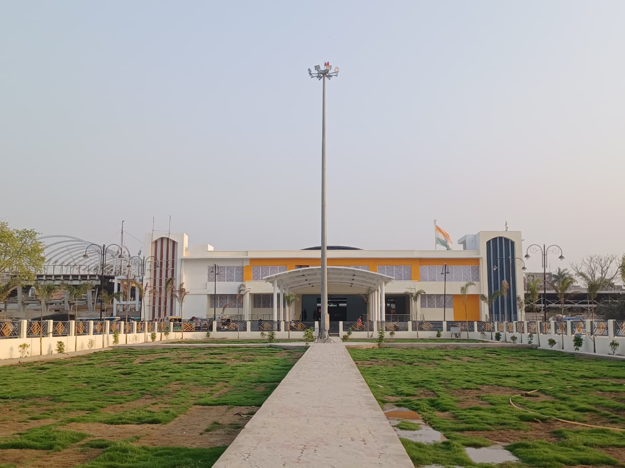 बलिया जं. स्टेशन को किया जा रहा है पुनर्विकसित