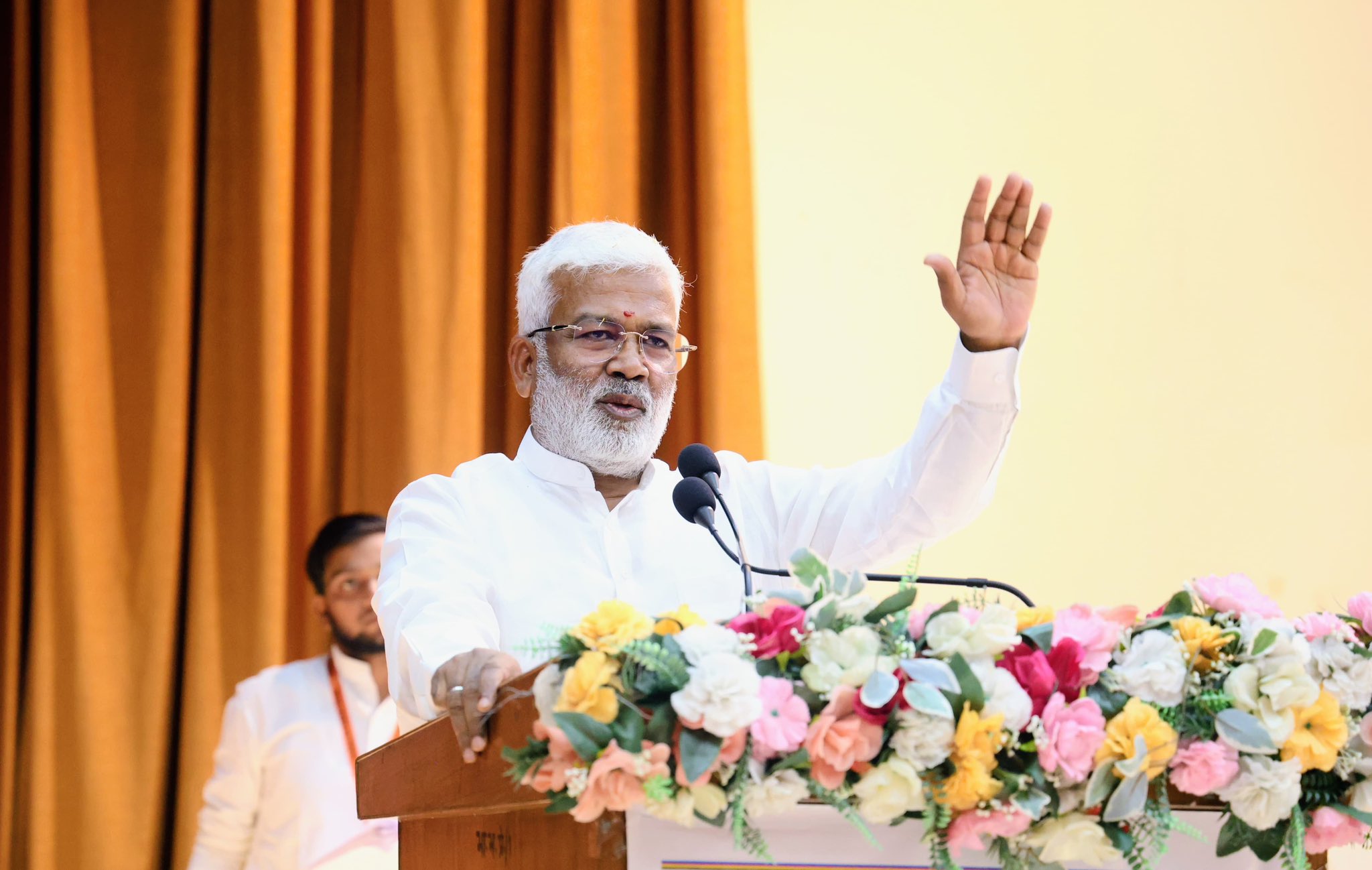 यूसीसी एवं विकसित भारत’ विषय पर युवाओं के साथ साझा किए विचार